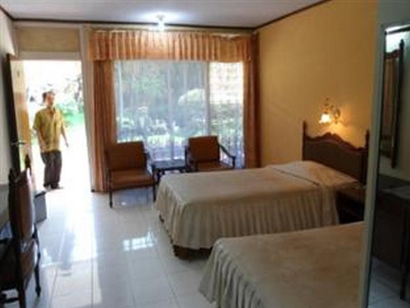 Hotel Safari Jembel Extérieur photo